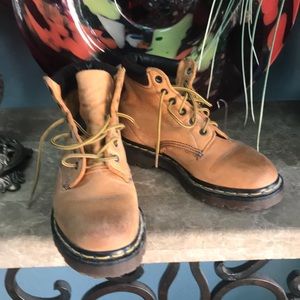 Dr Martens size 6 UK4